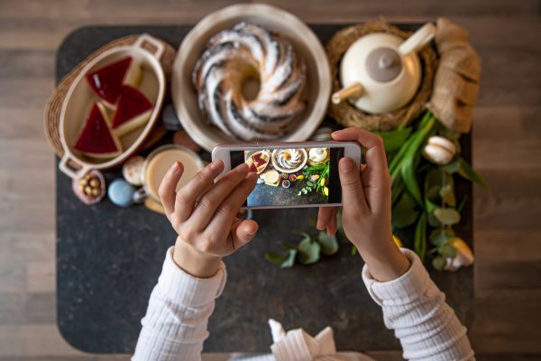 Strategies for Collaborating with Food Influencers